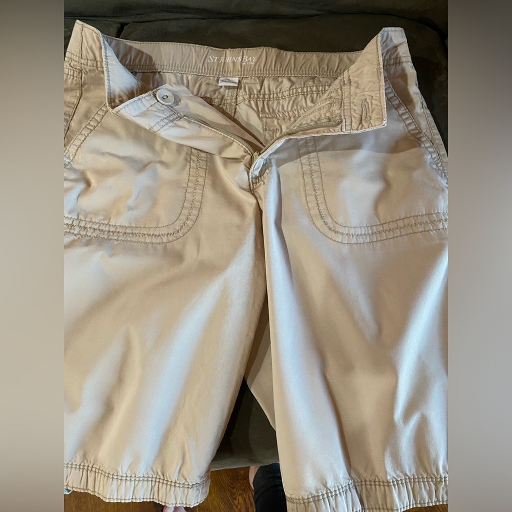 Board/khaki shorts